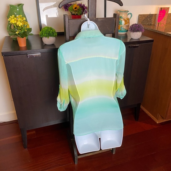 Ombré Button Down Top - Picture 7 of 16